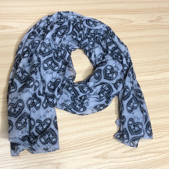 Uniqlo Graphic Scarf Womens One Size. - Picture 2 of 4